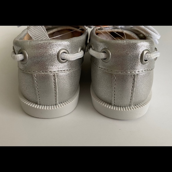 Boat Shoes - Picture 4 of 9